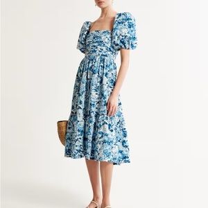 ABERCROMBIE - Poplin Puff Sleeve Midi Dress in blue floral